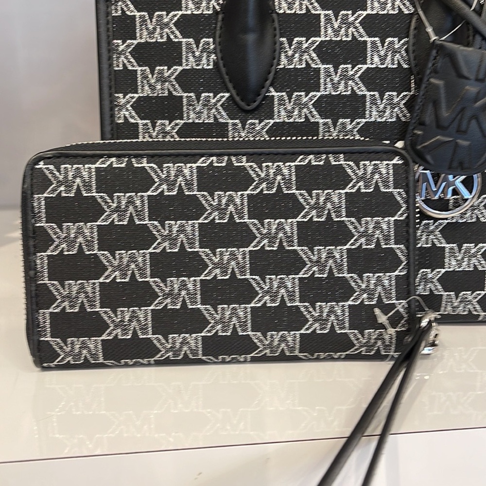 Michael Kors Jet Set Travel Large Phone Case Wristlet Wallet MK Black Multi - Picture 11 of 16